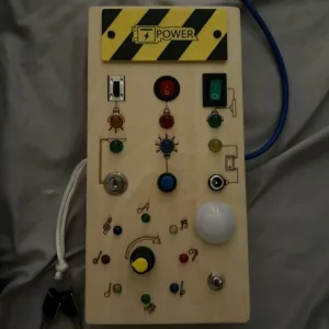 Recebido o Quadro de Atividades Montessori com Luzes LED do cliente C***a.
